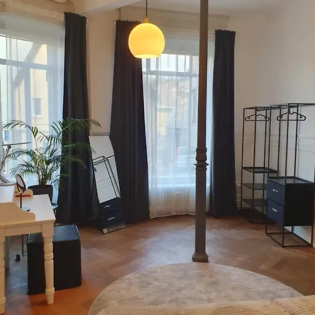 Διαμέρισμα Grosszuegige 3 Altbau-ferienwohnung In Zentraler Lage *