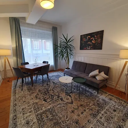 Διαμέρισμα Grosszuegige 3 Altbau-ferienwohnung In Zentraler Lage *