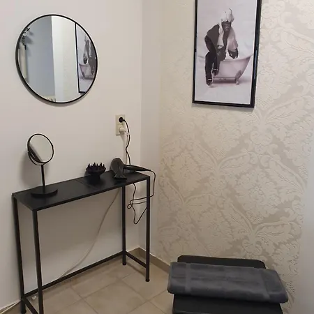 Grosszuegige 3 Altbau-ferienwohnung In Zentraler Lage Σβέμπις Χαλ